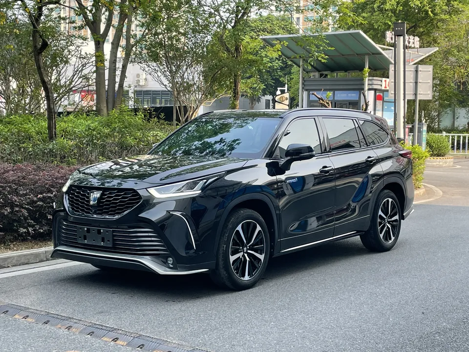 Toyota Crown Kluger Crown land release 2023 Intelligent Electric Hybrid Dual Engine 2.5L E-CVT Four-wheel Drive Deluxe Edition 2023 — photo 1, buy with delivery to Moscow