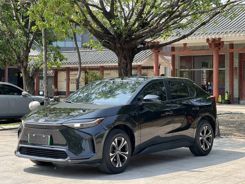 Toyota FAW bZ4X long-range JOY version 2023 — миниатюра 4