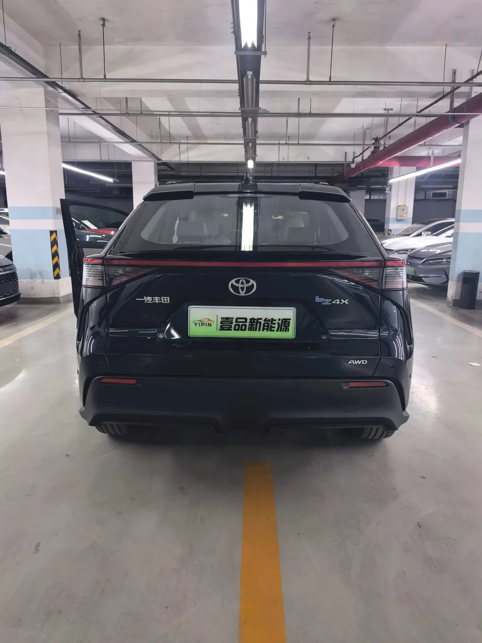 Toyota FAW bZ4X four-wheel drive high-performance Premium version 2022 — миниатюра 2