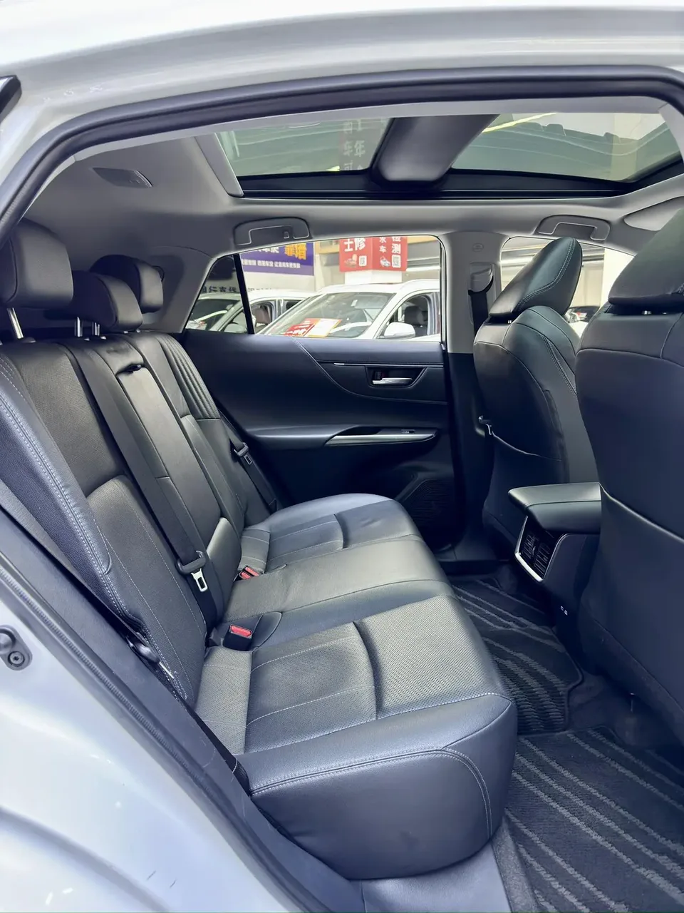 Toyota HARRIER Lingfang Harrier 2022 2.0L CVT 2WD Flagship Edition 2022 — миниатюра 4