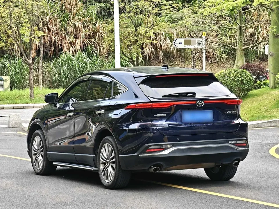Toyota HARRIER Lingfang Harrier 2022 2.0L CVT 2WD Premium Edition 2023 — миниатюра 4