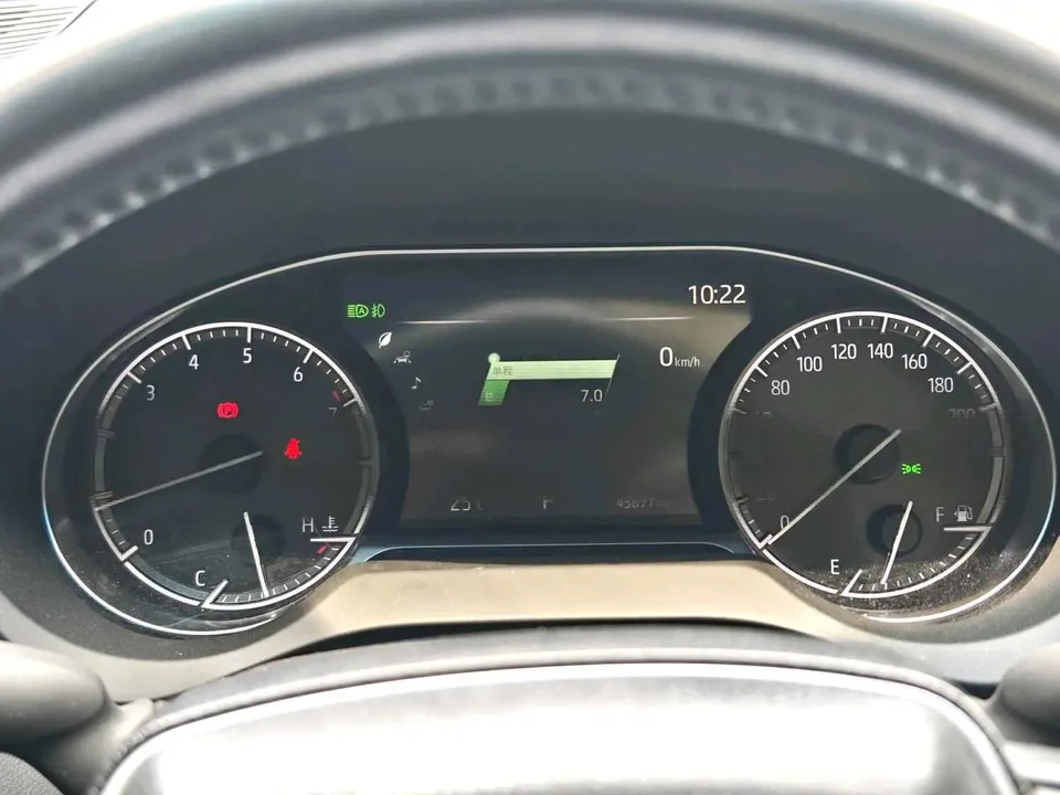 Toyota HARRIER Lingfang Harrier 2022 2.0L CVT 2WD Premium Edition 2023 — миниатюра 5