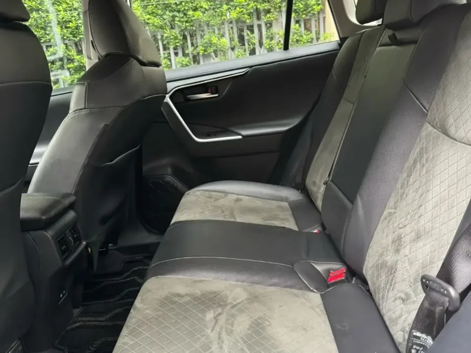 Toyota RAV4 2.0L CVT 4WD Fashion Edition 2023 — миниатюра 3