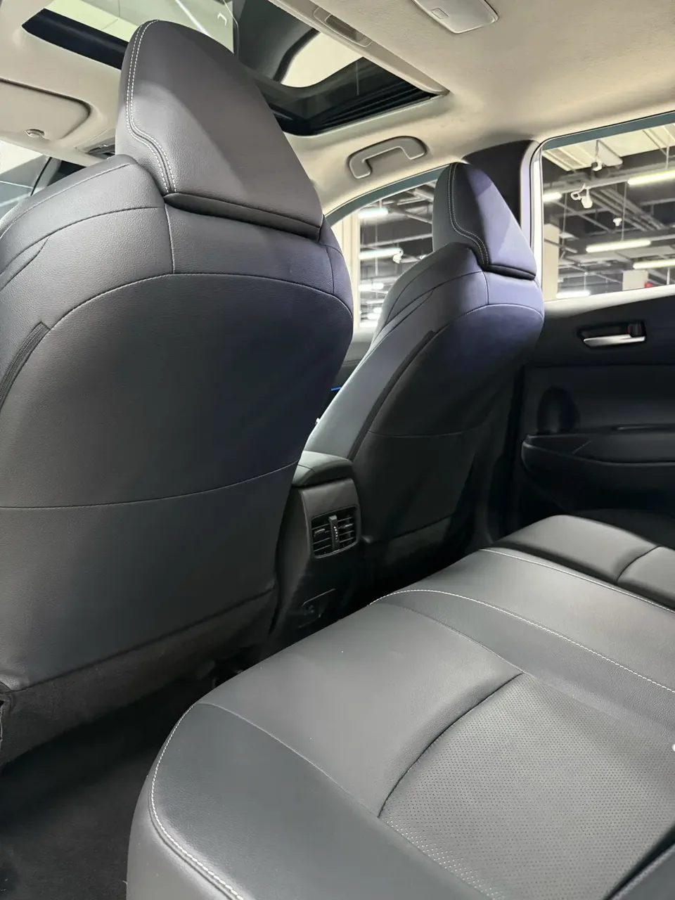 Toyota Frontlander 2.0L CVT Premium Edition 2022 — миниатюра 5