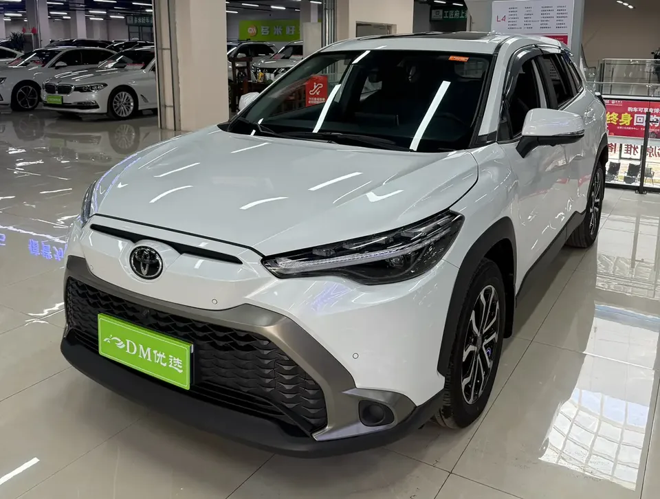 Toyota Frontlander 2.0L CVT Premium Edition 2022 — фото 1, купить с доставкой в Москву