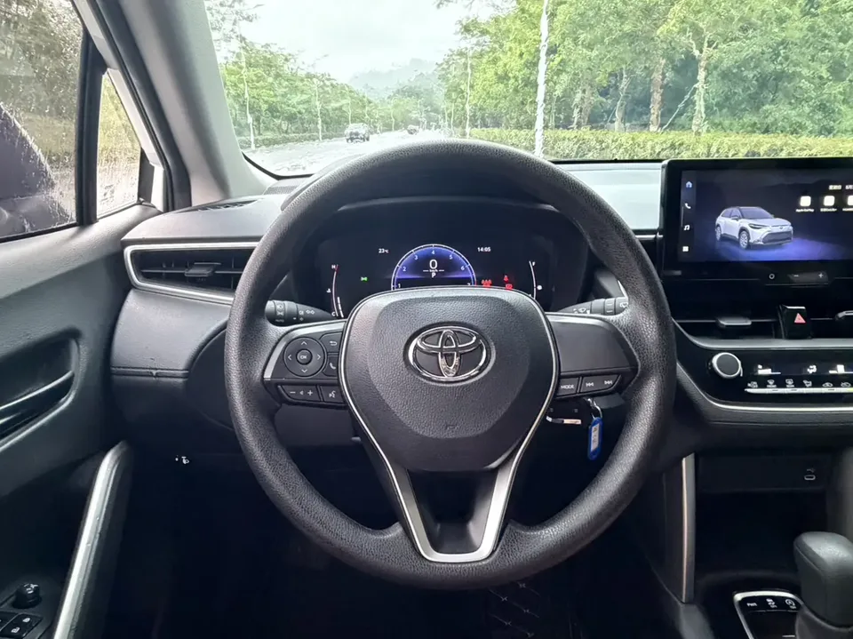 Toyota Frontlander 2.0L CVT Elite Edition 2023 — миниатюра 4