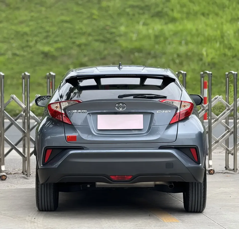 Toyota C-HR 2.0L Leading Edition 2024 — миниатюра 2