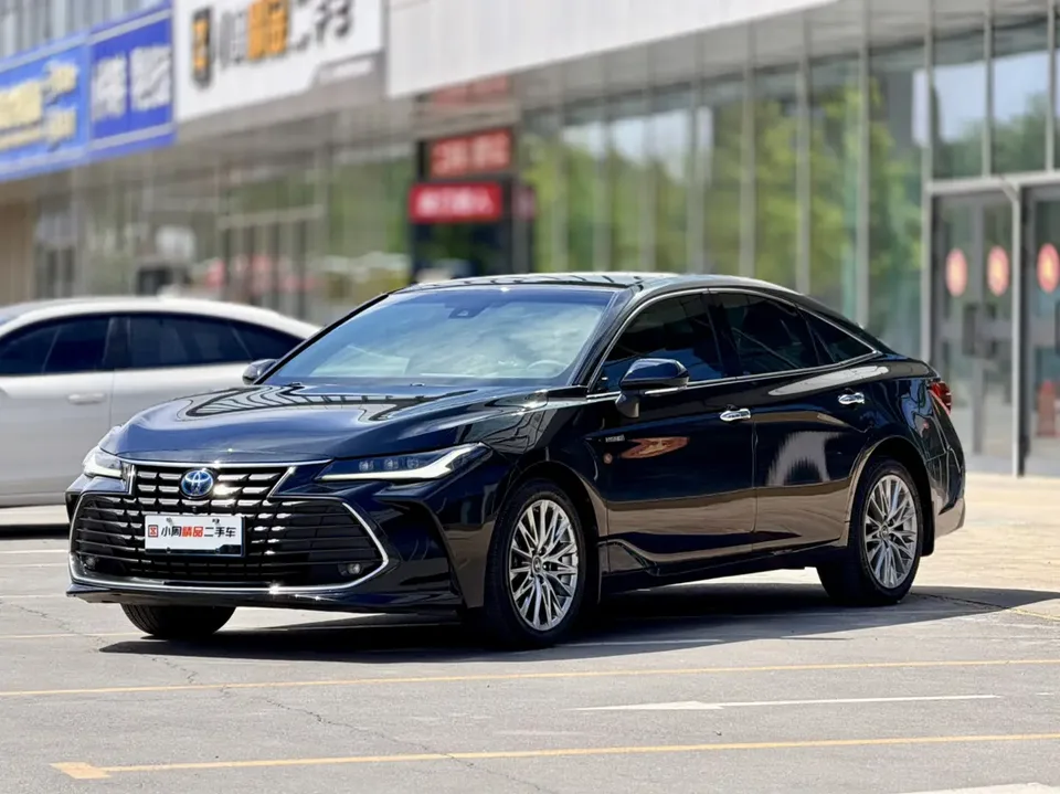 Toyota Avalon Asian dragon 2022 Avalon Hybrid 2.5L XLE Premium Edition 2022 — photo 1, buy with delivery to Moscow