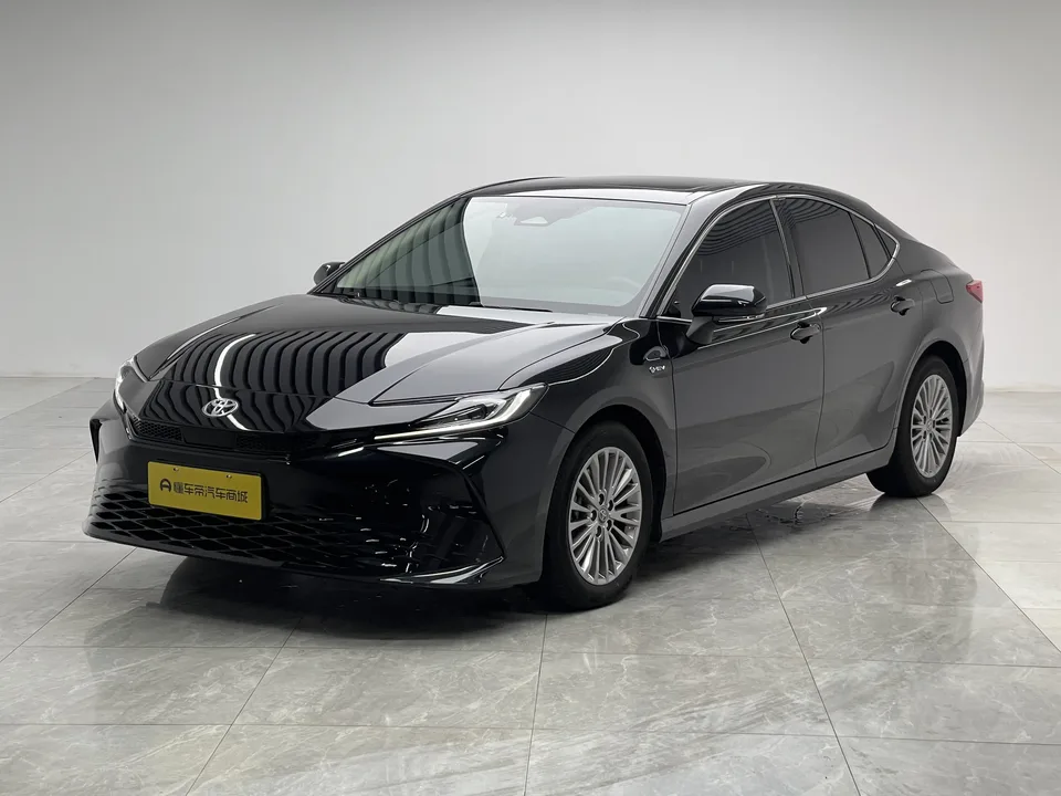 Toyota Camry 2025