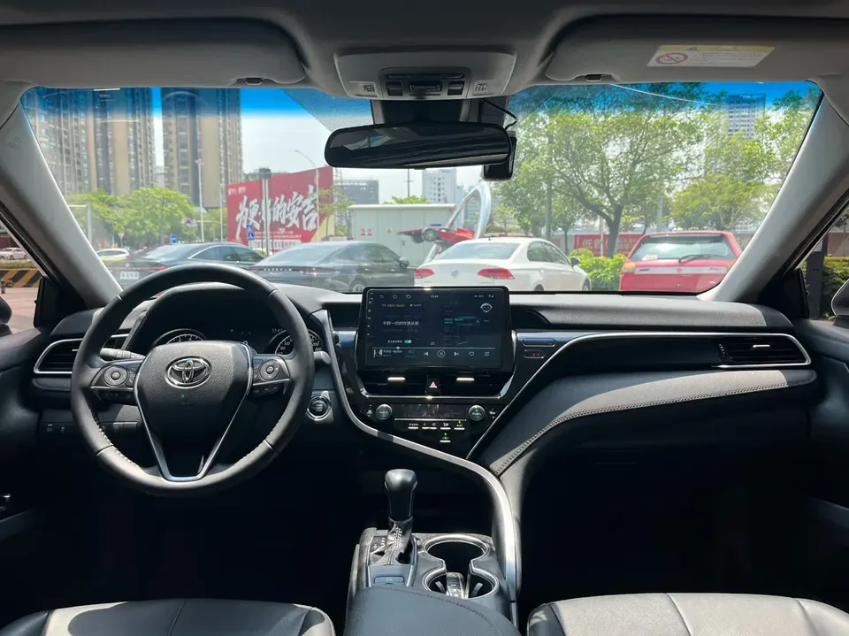 Toyota Camry 2.0G Deluxe Edition 2022 — миниатюра 4