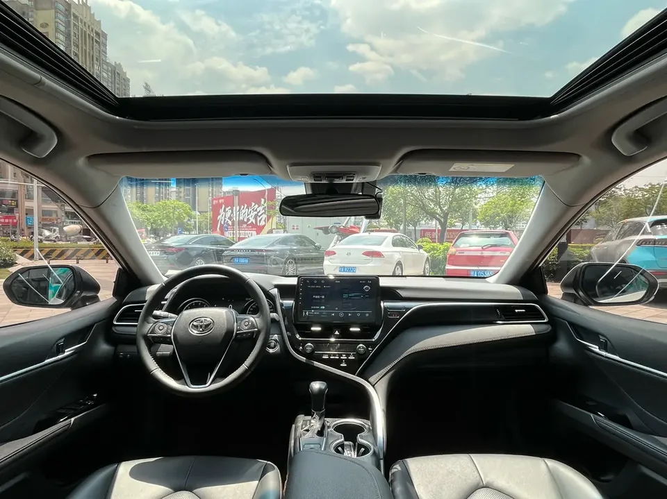 Toyota Camry 2.0G Deluxe Edition 2022 — миниатюра 5