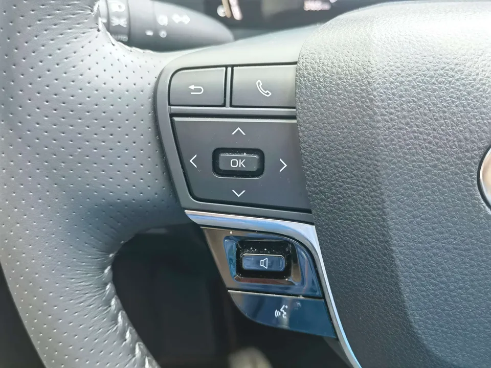 Toyota Camry 2026 Camry Hybrid 2.0HSE Sport Lite Edition 2026 — миниатюра 4