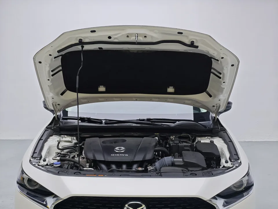 Mazda Axela 2.0L automatic premium version 2023 — thumbnail 2