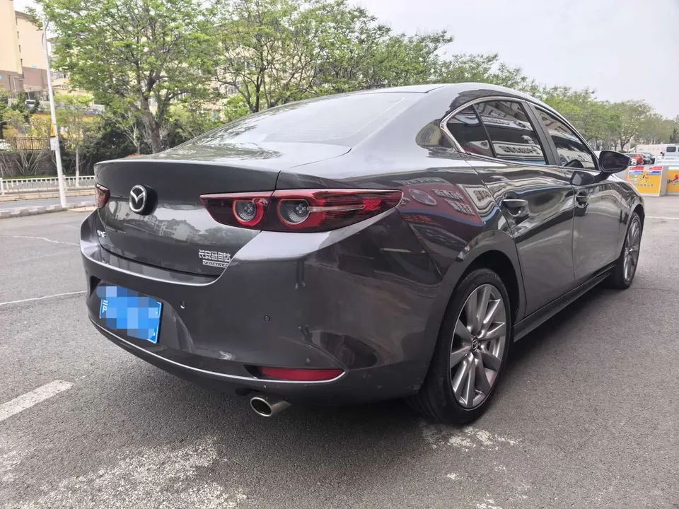 Mazda Axela 2.0L Automatic Premium Edition 2024 — миниатюра 5