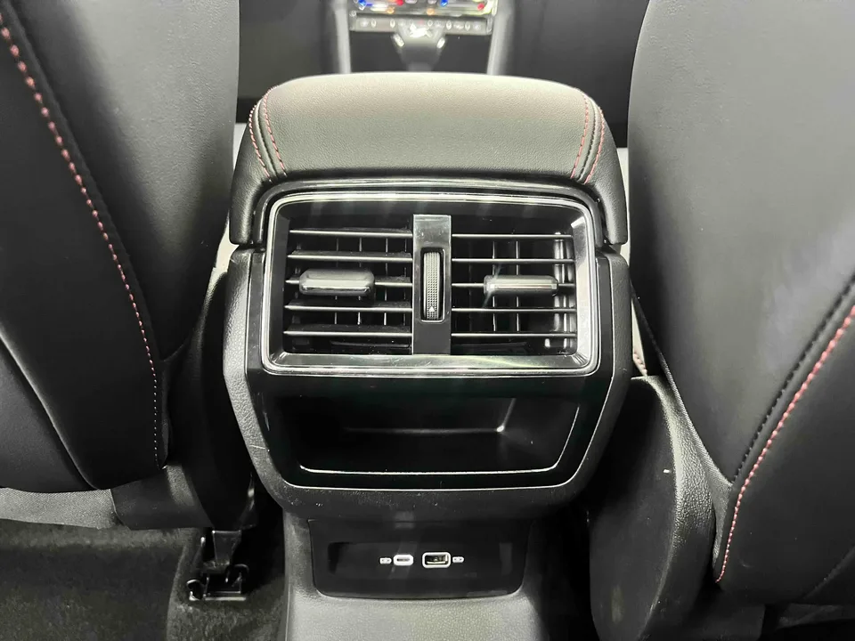 Skoda Karoq facelift TSI280 luxury version 2022 — миниатюра 3
