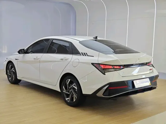Hyundai Elantra 1.5L CVT GLX Elite Edition 2025 — миниатюра 2