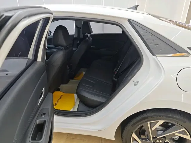 Hyundai Elantra 1.5L CVT GLX Elite Edition 2025 — миниатюра 5