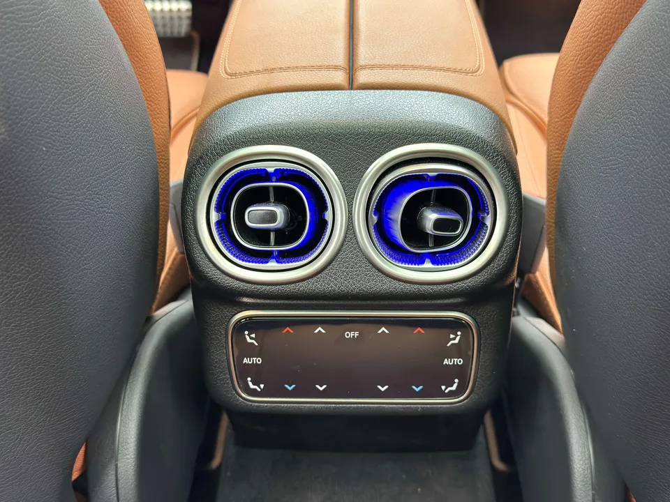 Mercedes-Benz GLC PHEV Mercedes-Benz GLC PHEV 2025 GLC 350 e L 4MATIC Collector's Edition 2025 — thumbnail 3
