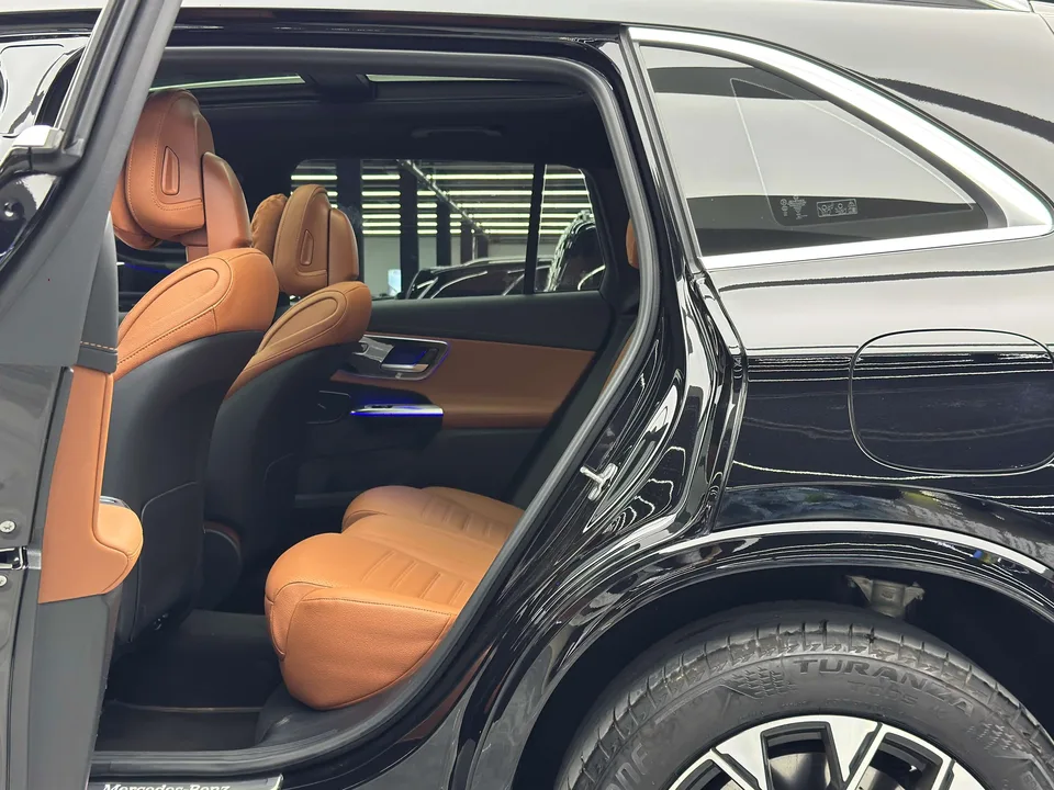 Mercedes-Benz GLC PHEV Mercedes-Benz GLC PHEV 2025 GLC 350 e L 4MATIC Collector's Edition 2025 — thumbnail 5