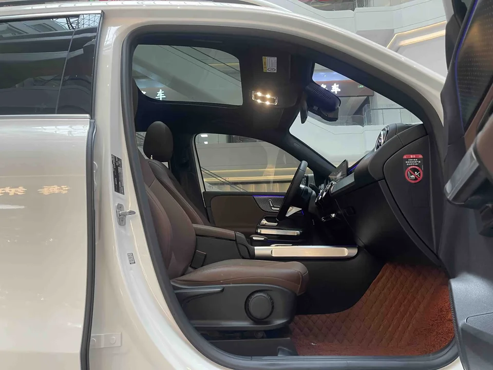 Mercedes-Benz GLB-Class GLB 2024 facelift GLB 220 Dynamic 2024 — thumbnail 4