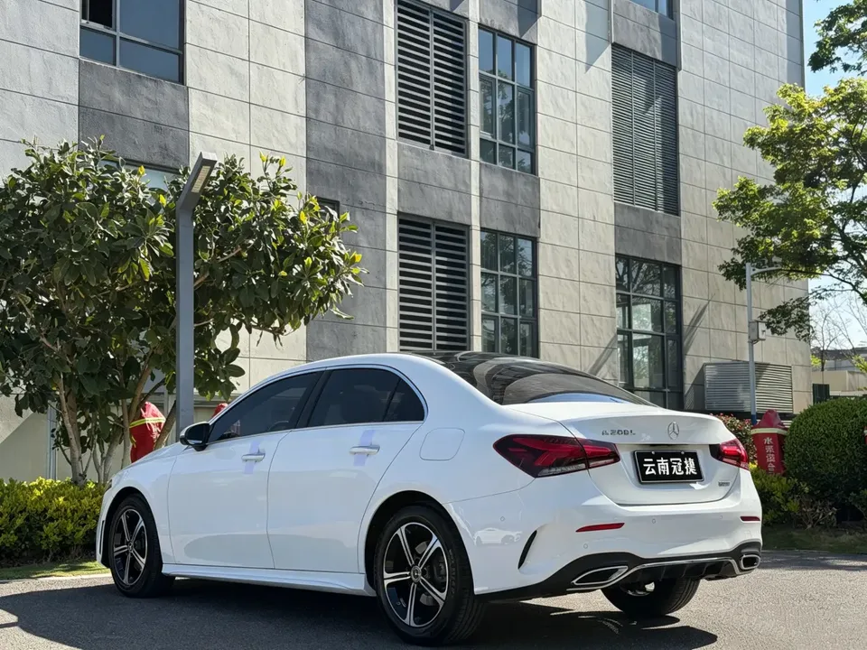 Mercedes-Benz Mercedes Benz A Class Mercedes-Benz A-Class 2022 A 200 L Sports Sedan Fashion Edition 2023 — миниатюра 2