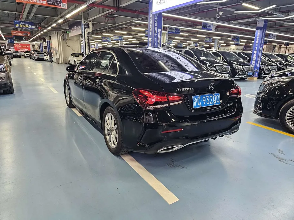 Mercedes-Benz Mercedes Benz A Class Mercedes-Benz A-Class 2022 facelift A 200 L sports sedan fashion version 2022 — миниатюра 2