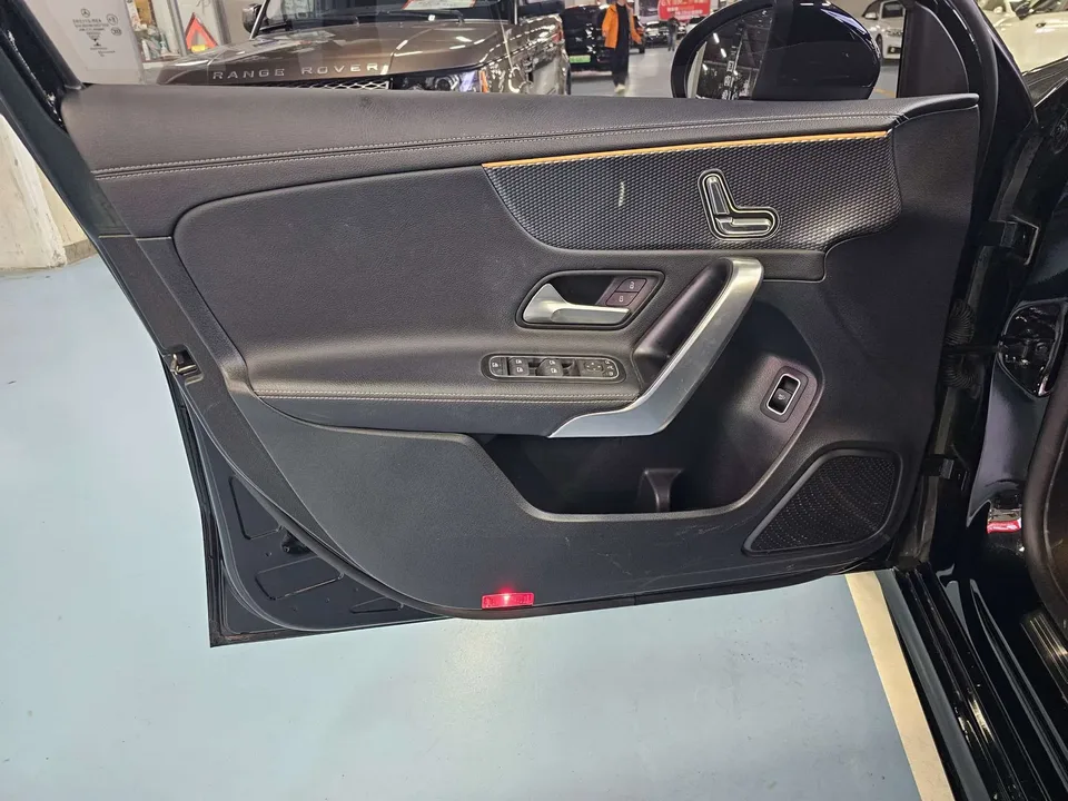 Mercedes-Benz Mercedes Benz A Class Mercedes-Benz A-Class 2022 facelift A 200 L sports sedan fashion version 2022 — миниатюра 3