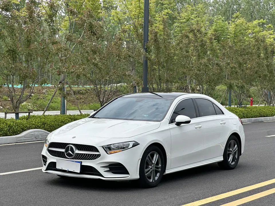 Mercedes-Benz Mercedes Benz A Class A 180 L Sports Sedan 2022 — фото 1, купить с доставкой в Москву