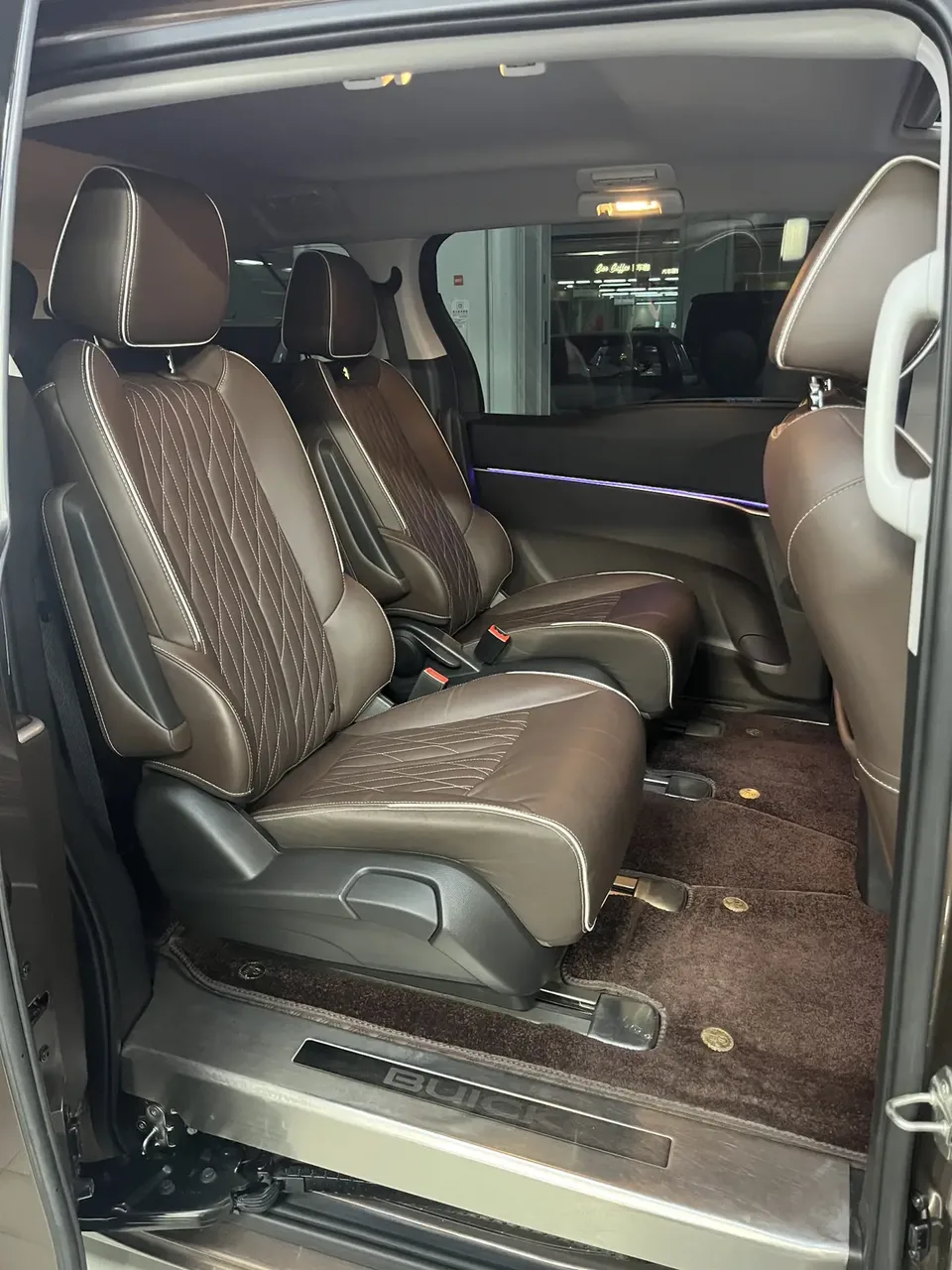 Buick GL8 Buick GL8 2022 Land Business Class 652T Luxury Edition 2022 — миниатюра 5