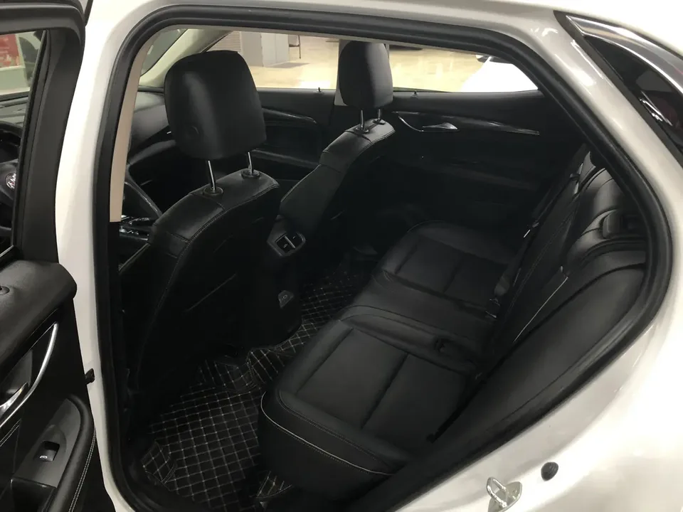 Buick Envision S 2022 Envision S 552T Two-Wheel Drive Luxury Edition 2023 — миниатюра 3