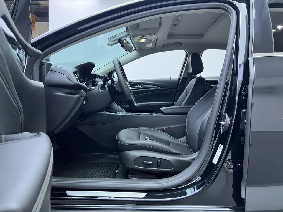 Buick Majesty Majesty 2024 25T Super Edition 2025 — thumbnail 2