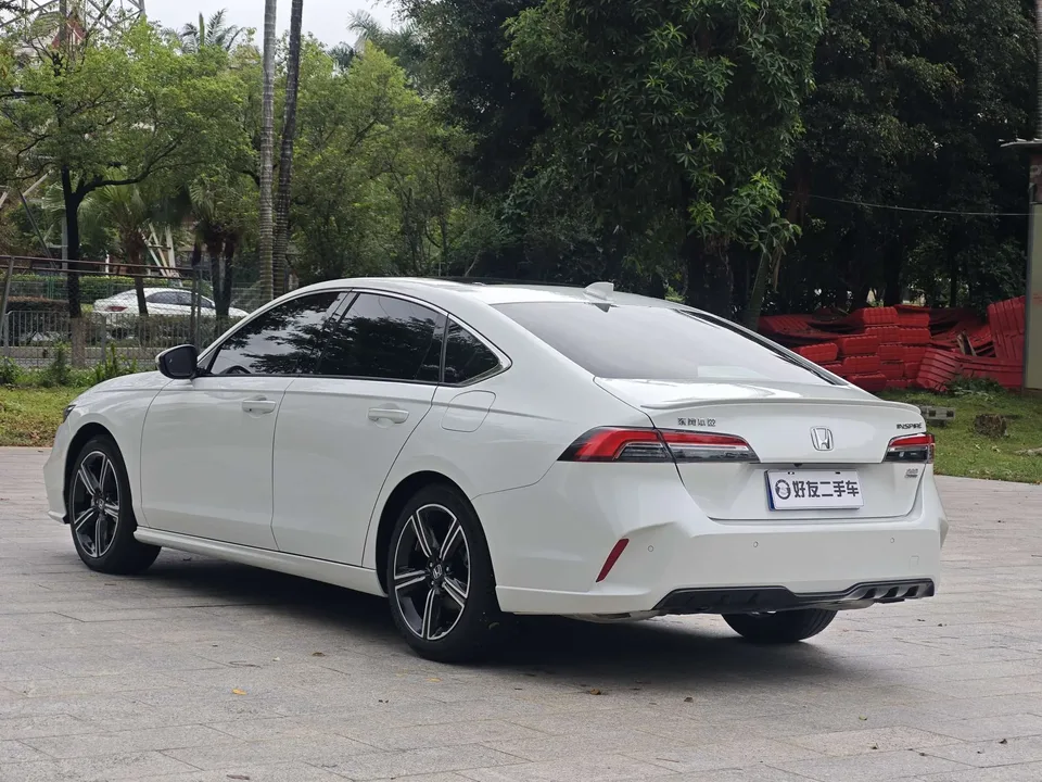 Honda Inspire Insignia 2025 260TURBO Fine Edition 2025 — миниатюра 2