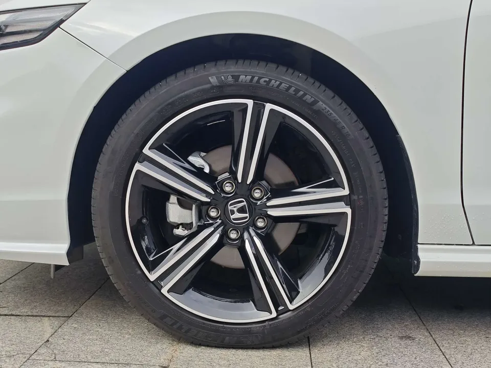 Honda Inspire Insignia 2025 260TURBO Fine Edition 2025 — миниатюра 3