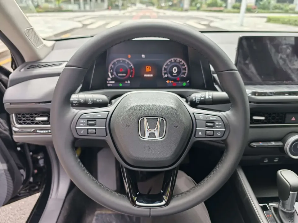 Honda Inspire Insignia 2025 260TURBO Elite Edition 2026 — миниатюра 3