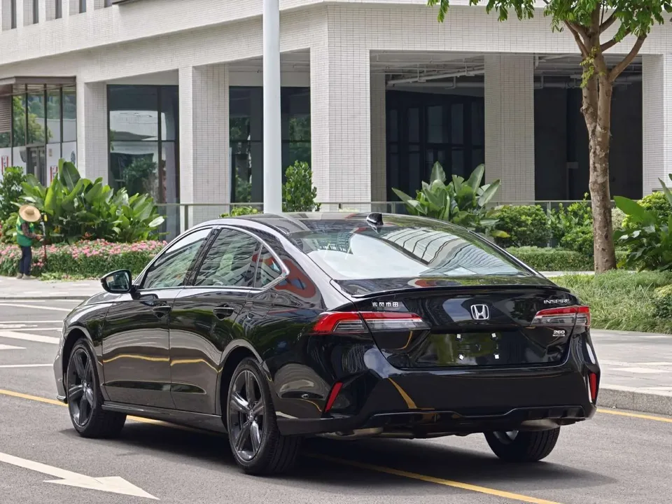 Honda Inspire Insignia 2025 260TURBO Elite Edition 2026 — миниатюра 4