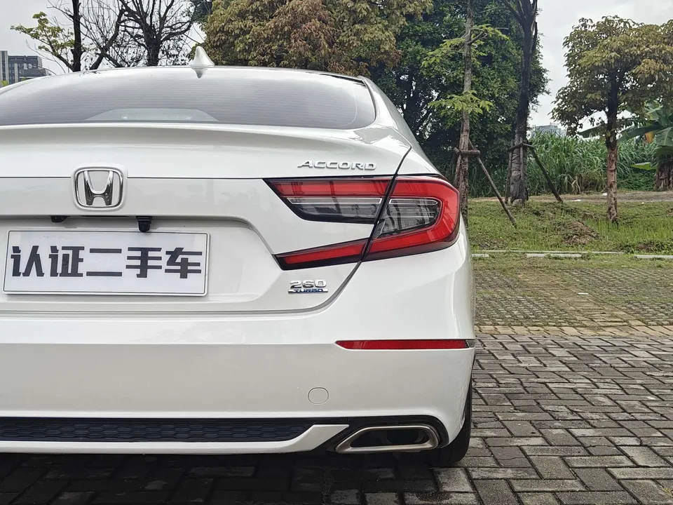 Honda Accord Accord 2022 260TURBO Deluxe Edition 2022 — миниатюра 4
