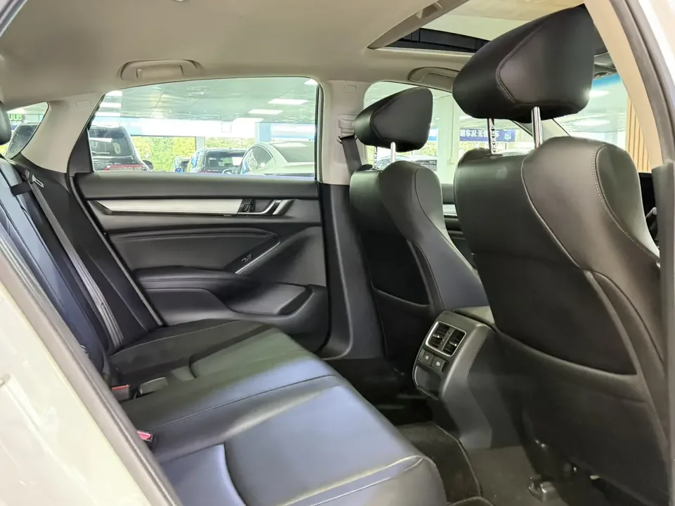 Honda Accord Accord 2022 260TURBO Deluxe Edition 2022 — миниатюра 5