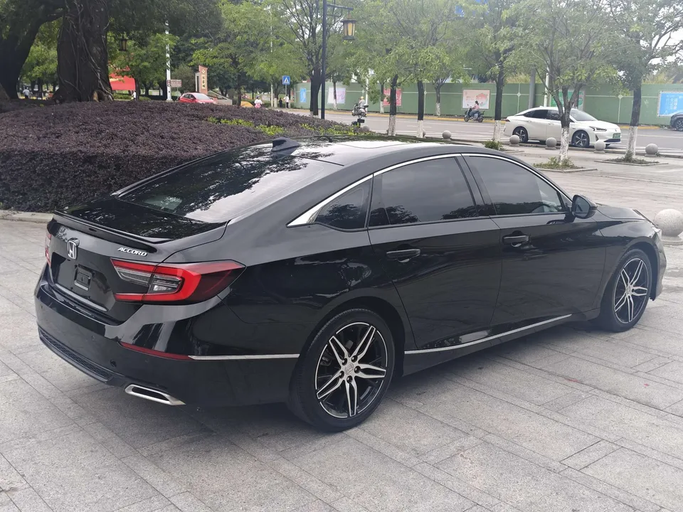 Honda Accord 2022 Accord 260TURBO Fantasy Night Premium Edition 2023 — миниатюра 5