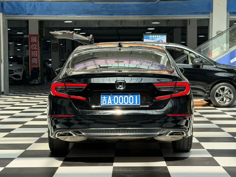 Honda Accord Accord 2022 260TURBO Deluxe Edition 2022 — миниатюра 2