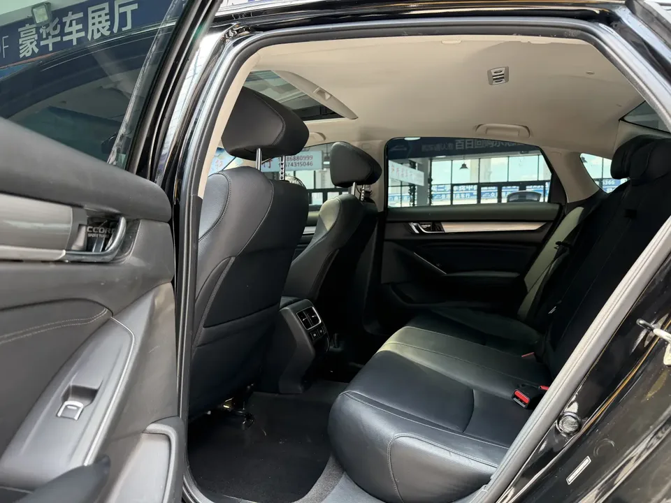 Honda Accord Accord 2022 260TURBO Deluxe Edition 2022 — миниатюра 3