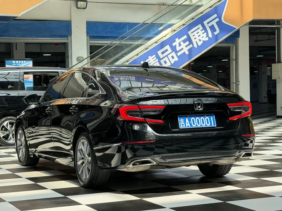 Honda Accord Accord 2022 260TURBO Deluxe Edition 2022 — миниатюра 4