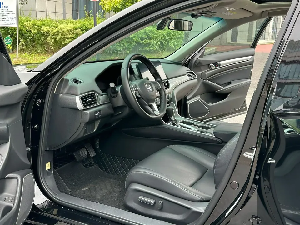 Honda Accord Accord 2022 260TURBO Deluxe Edition 2022 — миниатюра 3