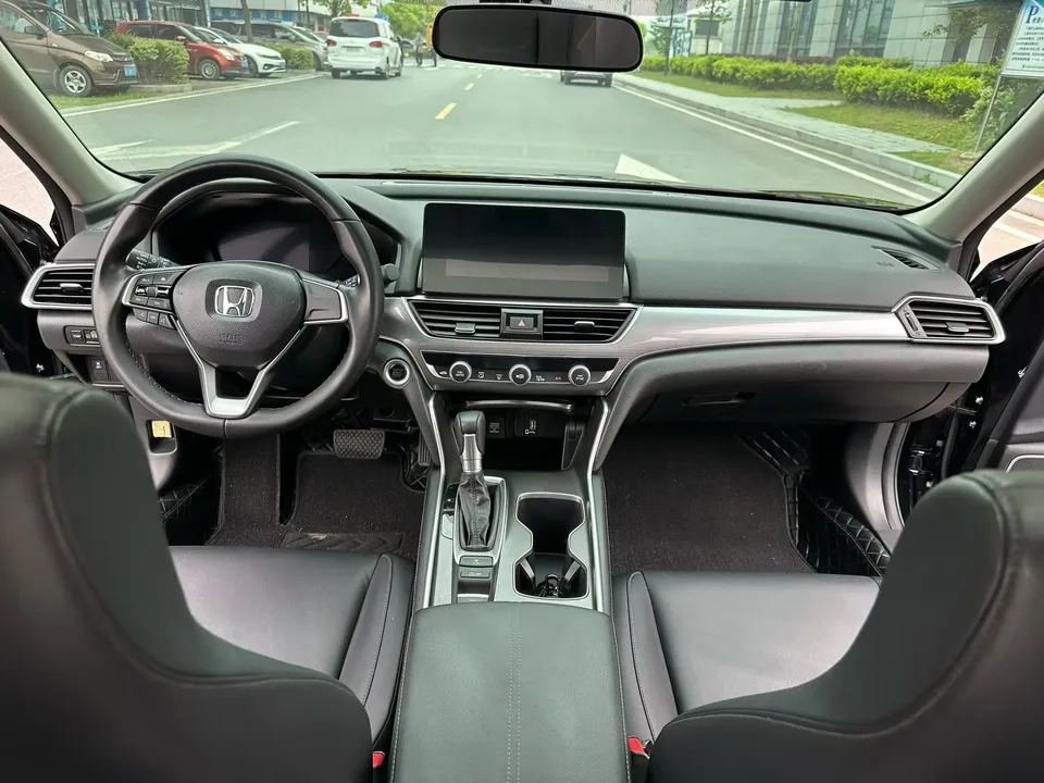 Honda Accord Accord 2022 260TURBO Deluxe Edition 2022 — миниатюра 5