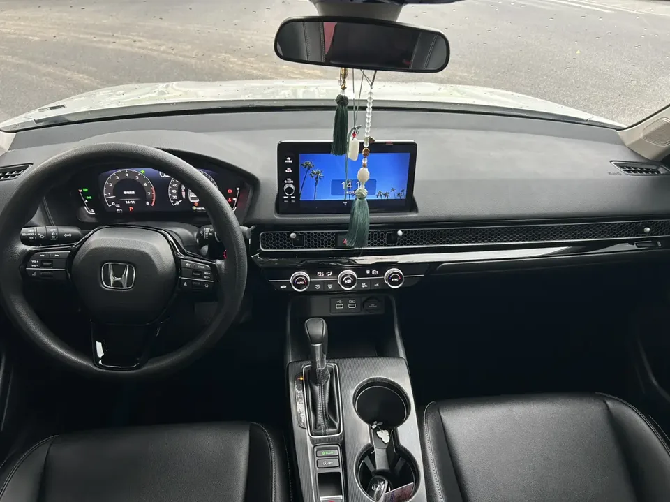 Honda CIVIC 2022 Civic 240TURBO CVT Ignition Edition 2023 — миниатюра 5