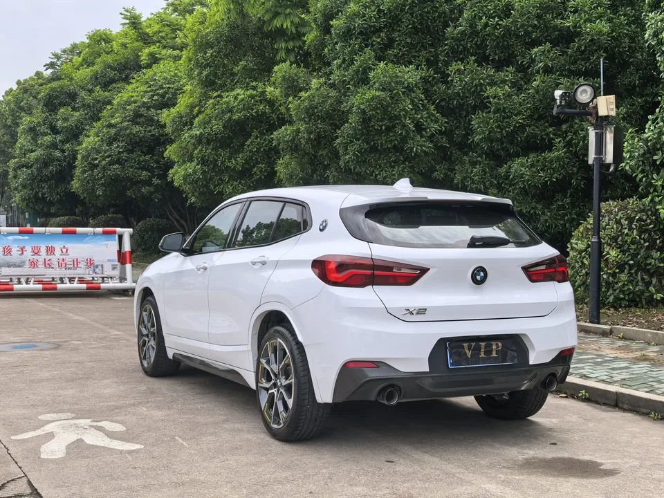 BMW X2 BMW X2 2023 sDrive25i Brilliant Edition 2023 — миниатюра 2