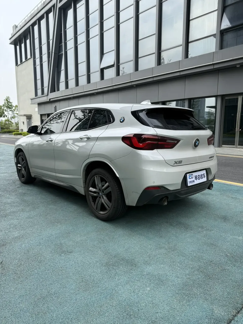 BMW X2 BMW X2 2023 sDrive25i M Sport Night Edition 2023 — миниатюра 4