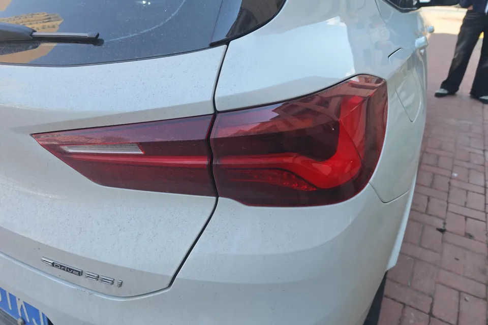 BMW X2 BMW X2 2021 sDrive25i Leading M Sport Package 2022 — миниатюра 2