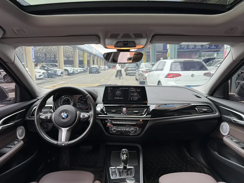 BMW 1 Series BMW 1 Series 2023 120i M Sport Night Edition 2023 — миниатюра 4