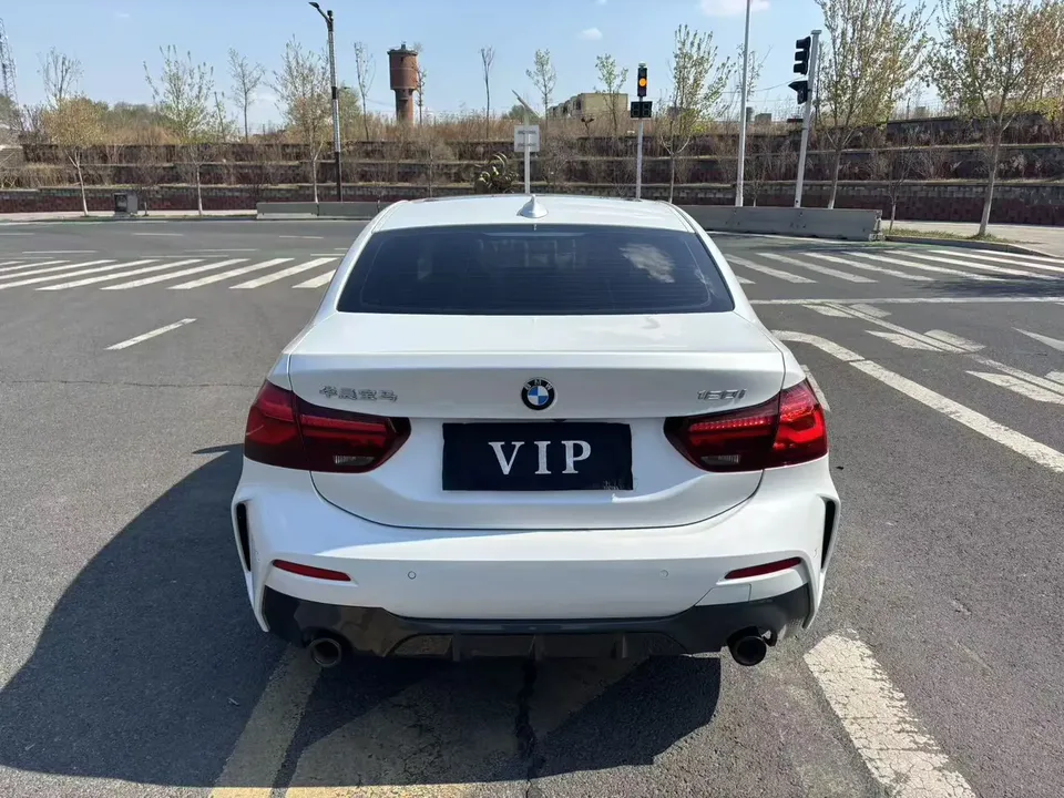 BMW 1 Series BMW 1 Series 2023 120i M Sport Night Edition 2023 — миниатюра 2