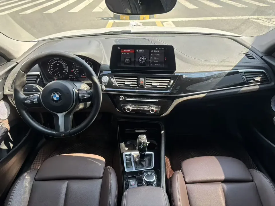 BMW 1 Series BMW 1 Series 2023 120i M Sport Night Edition 2023 — миниатюра 4